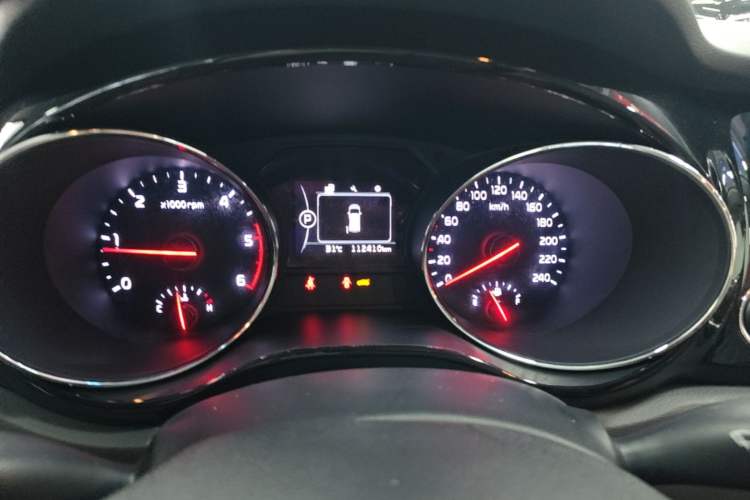 Used Kia Carnival 2017 2.2T Luxury Edition China V Standard Instrument Cluster