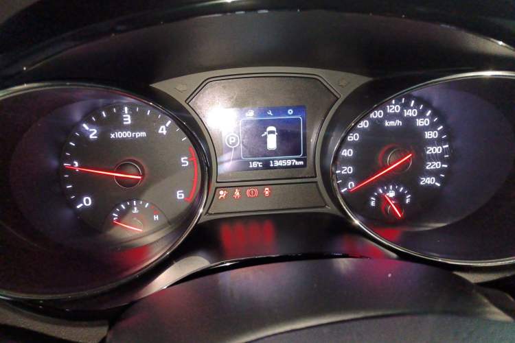 Used Kia Carnival 2017 2.2T Luxury Edition China V Standard Instrument Cluster