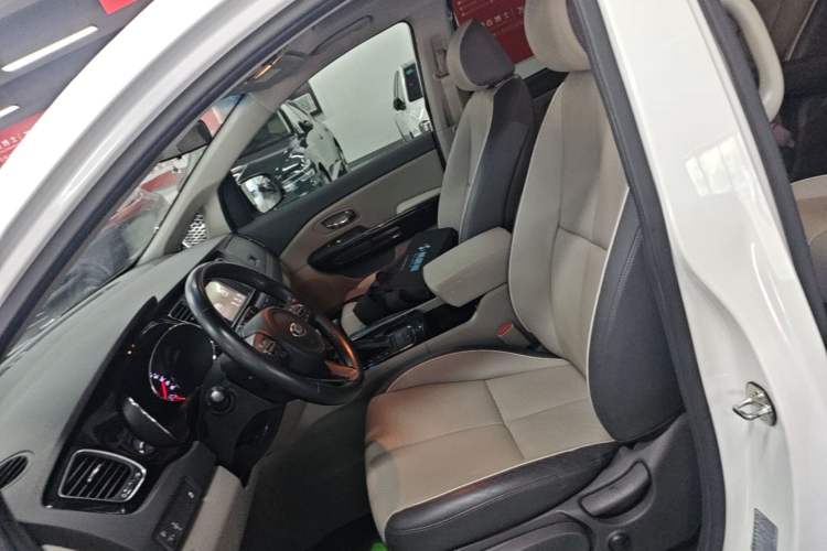 Used Kia Carnival 2017 2.2T Luxury Edition China V Standard Left Front Seat