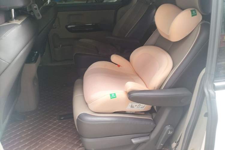 Used Kia Carnival 2017 2.2T Luxury Edition China V Standard Left Rear Seat