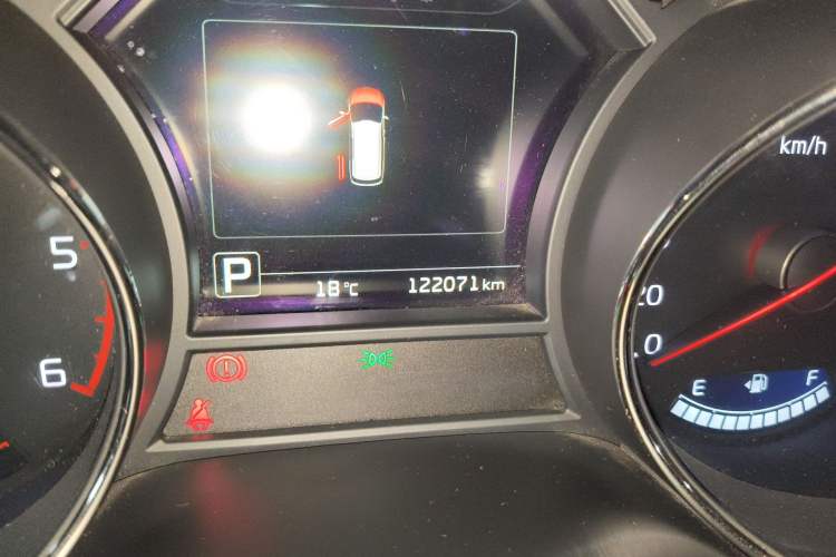 Used Kia Carnival 2017 2.2T Flagship Edition China V Standard Odometer Close Up