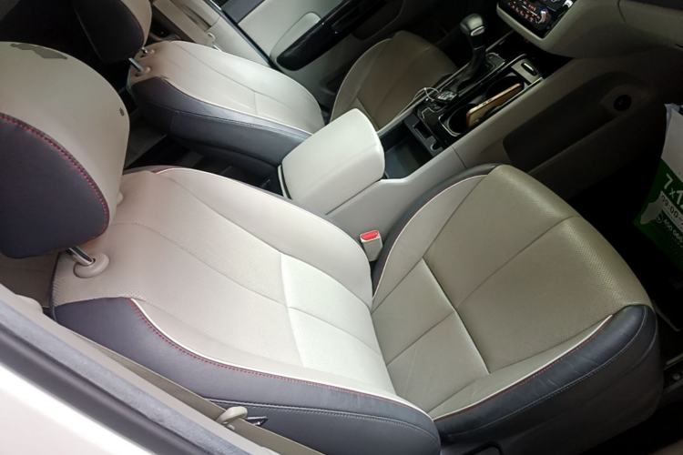 Used Kia Carnival 2017 2.2T Luxury Edition China V Standard Right Front Seat