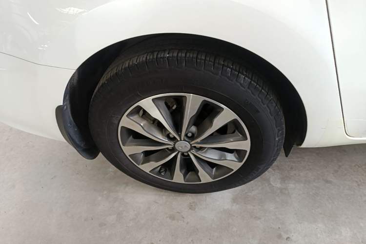 Used Kia Carnival 2017 2.2T Luxury Edition China V Standard Right Rear Wheel Hub