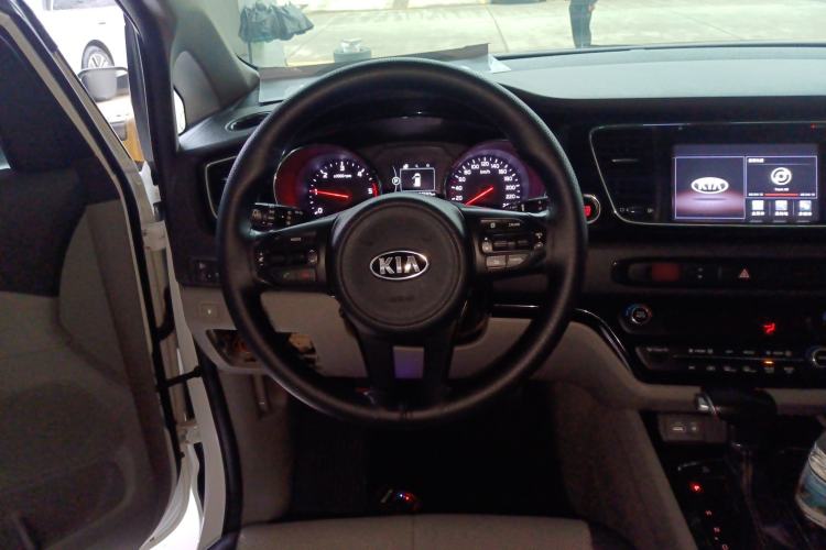 Used Kia Carnival 2017 2.2T Luxury Edition China V Standard Steering Wheel