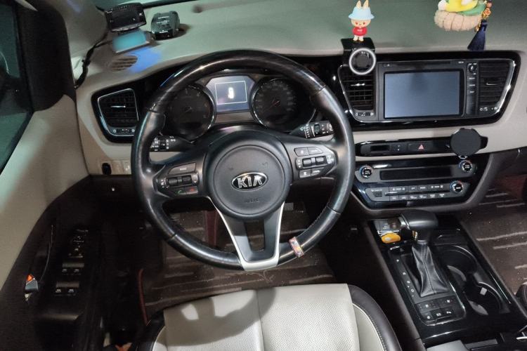 Used Kia Carnival 2017 2.2T Flagship Edition China V Standard Steering Wheel