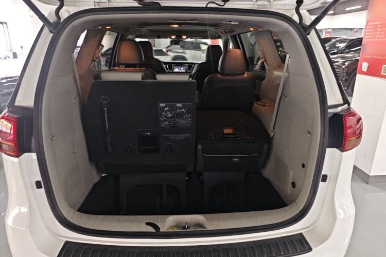 Used Kia Carnival 2017 2.2T Luxury Edition China V Standard Trunk