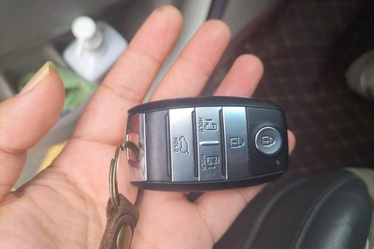 Used Kia Carnival 2017 2.2T Luxury Edition China V Standard Vehicle Key