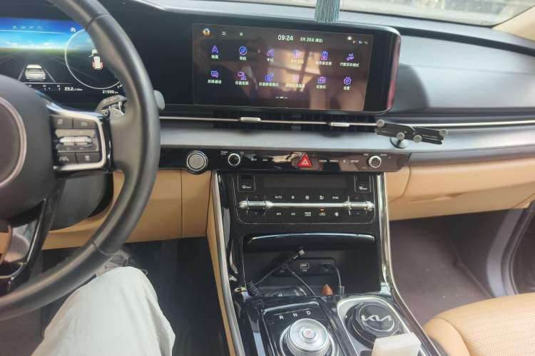 Used Kia Carnival 2021 2.0T Flagship Edition Audio And AC Panel