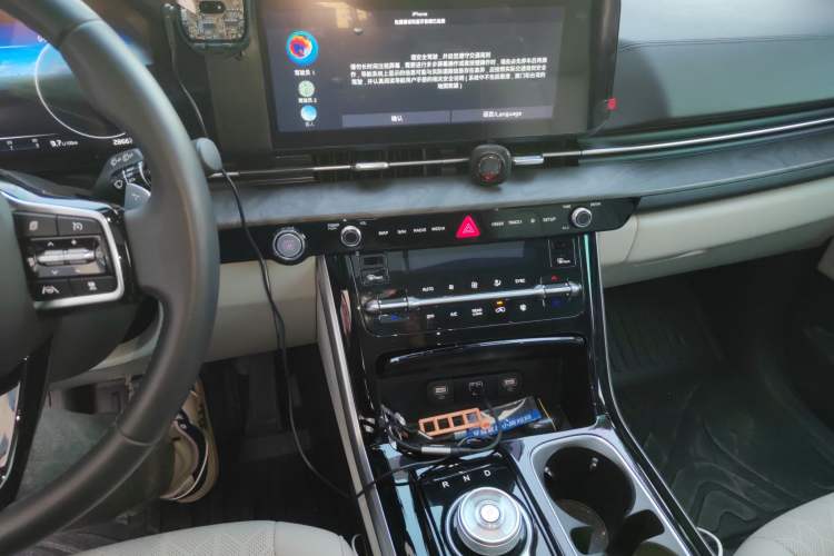 Used Kia Carnival 2021 2.0T Luxury Tech Edition Audio And AC Panel