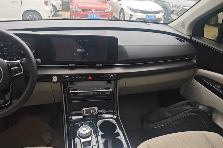 Used Kia Carnival 2021 2.0T Luxury Edition Audio And AC Panel