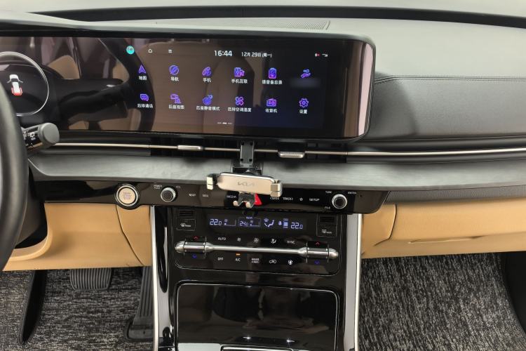 Used Kia Carnival 2021 2.0T Flagship Edition Audio And AC Panel