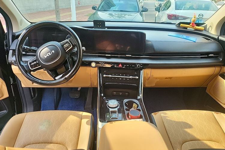 Used Kia Carnival 2021 2.0T Luxury Tech Edition Center Console