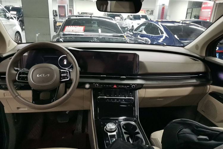 Used Kia Carnival 2021 2.0T Flagship Edition Center Console
