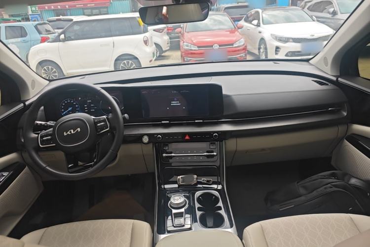 Used Kia Carnival 2021 2.0T Luxury Edition Center Console
