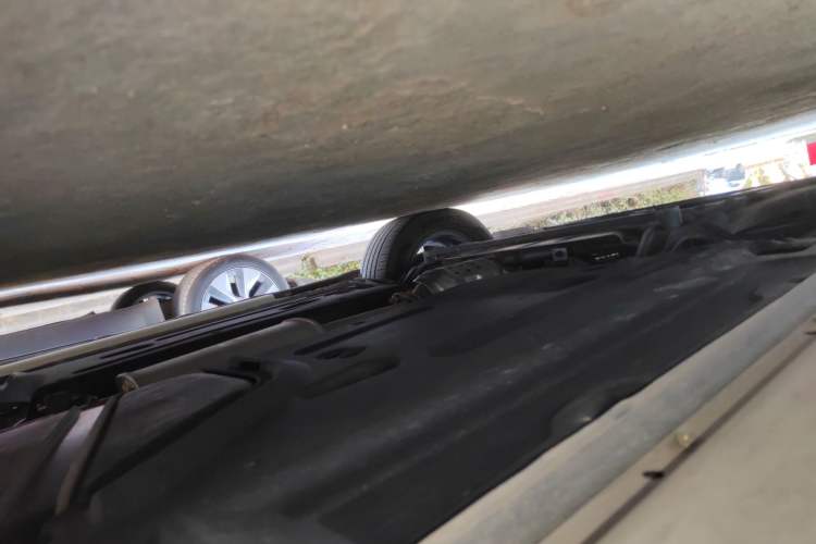 Used Kia Carnival 2021 2.0T Luxury Tech Edition Chassis Front Left