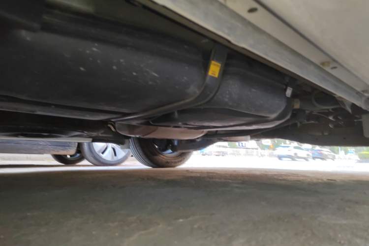 Used Kia Carnival 2021 2.0T Luxury Tech Edition Chassis Rear Left