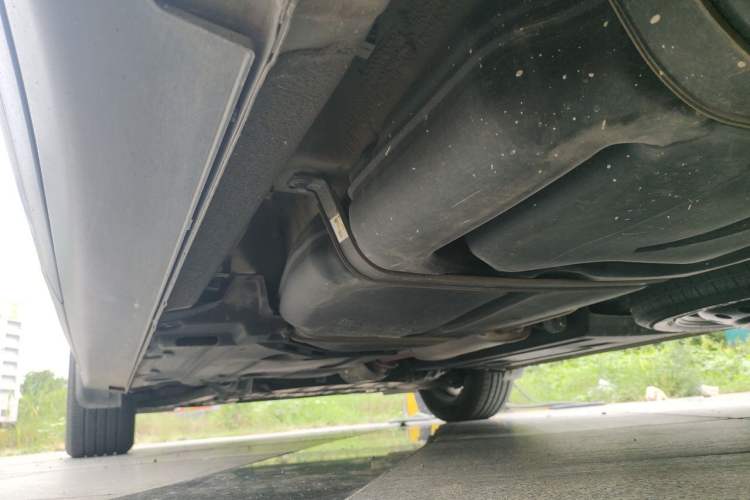 Used Kia Carnival 2021 2.0T Luxury Edition Chassis Rear Left