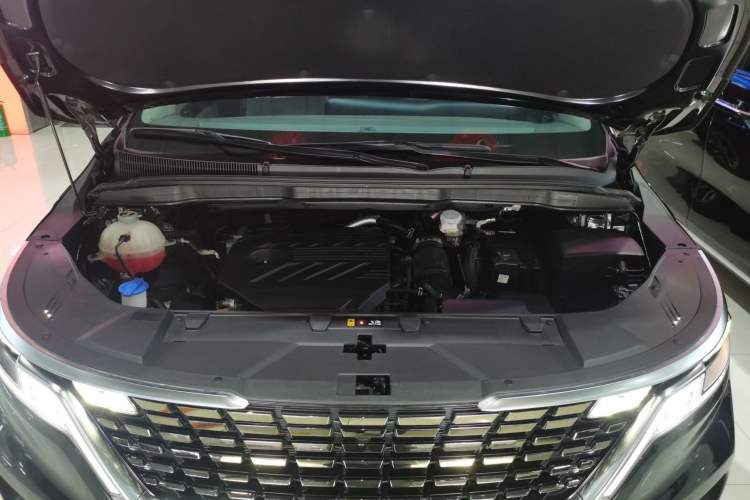Used Kia Carnival 2021 2.0T Luxury Tech Edition Engine Bay