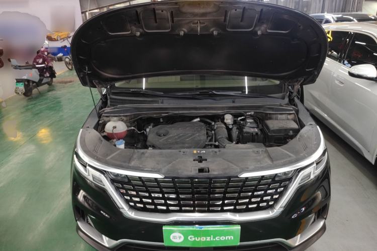 Used Kia Carnival 2021 2.0T Flagship Edition Engine Bay