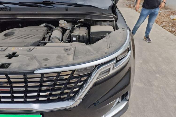 Used Kia Carnival 2021 2.0T Flagship Edition Engine Bay Left