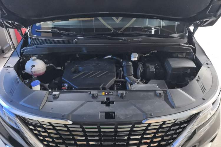 Used Kia Carnival 2021 2.0T Flagship Edition Engine Bay