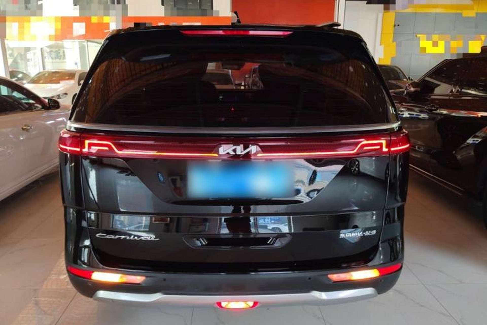 Used Kia Carnival 2021 2.0T Luxury Tech Edition Exterior 4