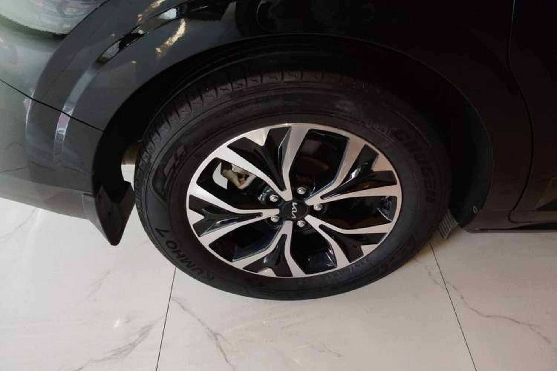 Used Kia Carnival 2021 2.0T Luxury Tech Edition Exterior 8