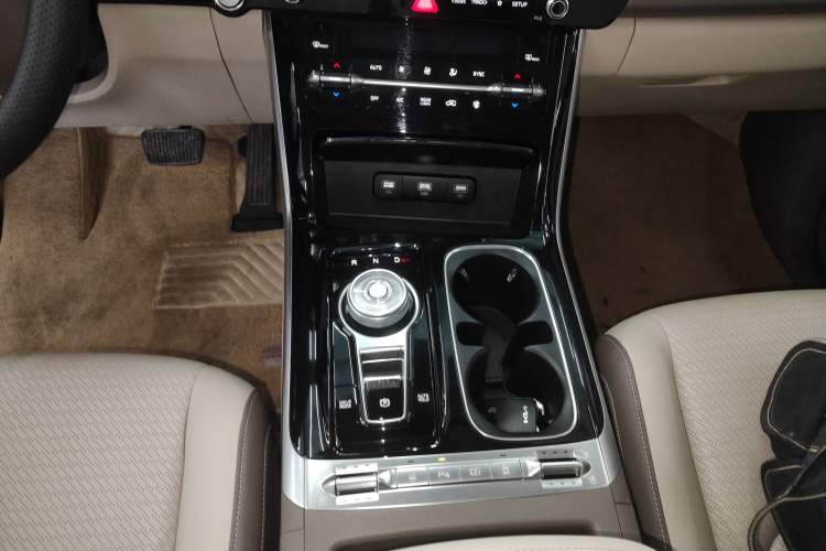 Used Kia Carnival 2021 2.0T Flagship Edition Gear Lever