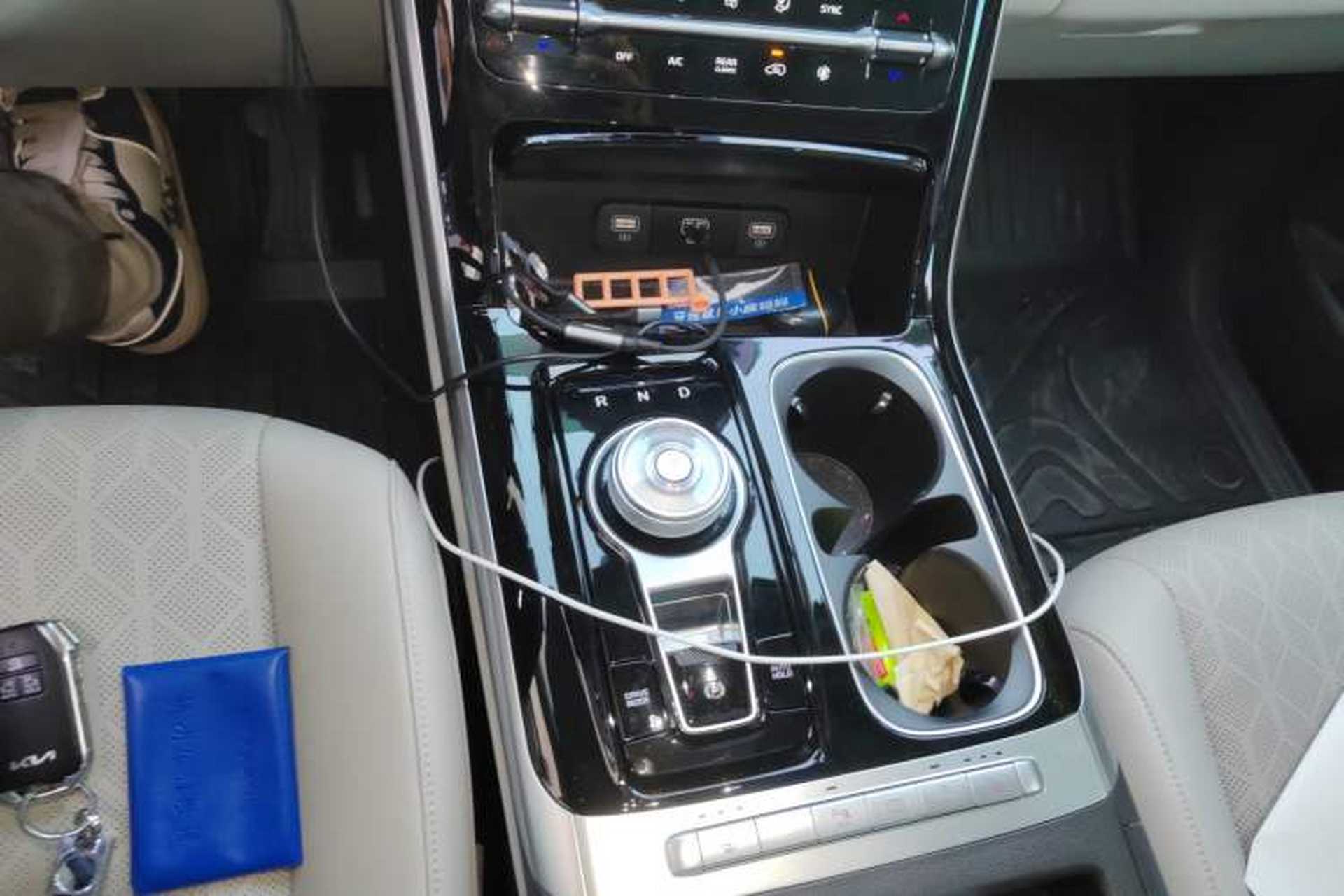 Used Kia Carnival 2021 2.0T Luxury Tech Edition Gear Lever