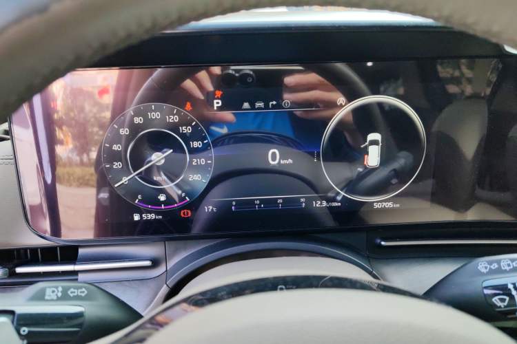 Used Kia Carnival 2021 2.0T Flagship Edition Instrument Cluster