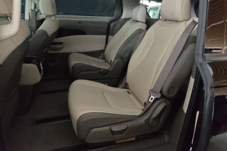 Used Kia Carnival 2021 2.0T Luxury Edition Interior 1