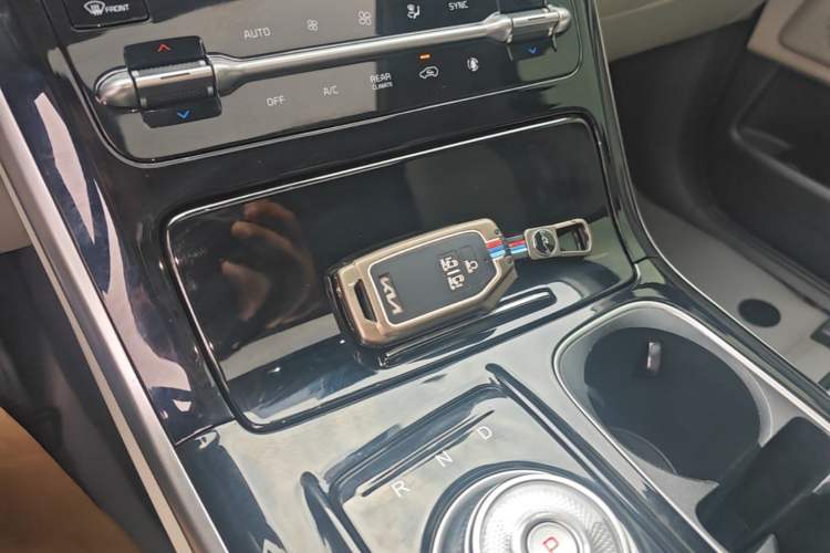 Used Kia Carnival 2021 2.0T Luxury Edition Interior 1