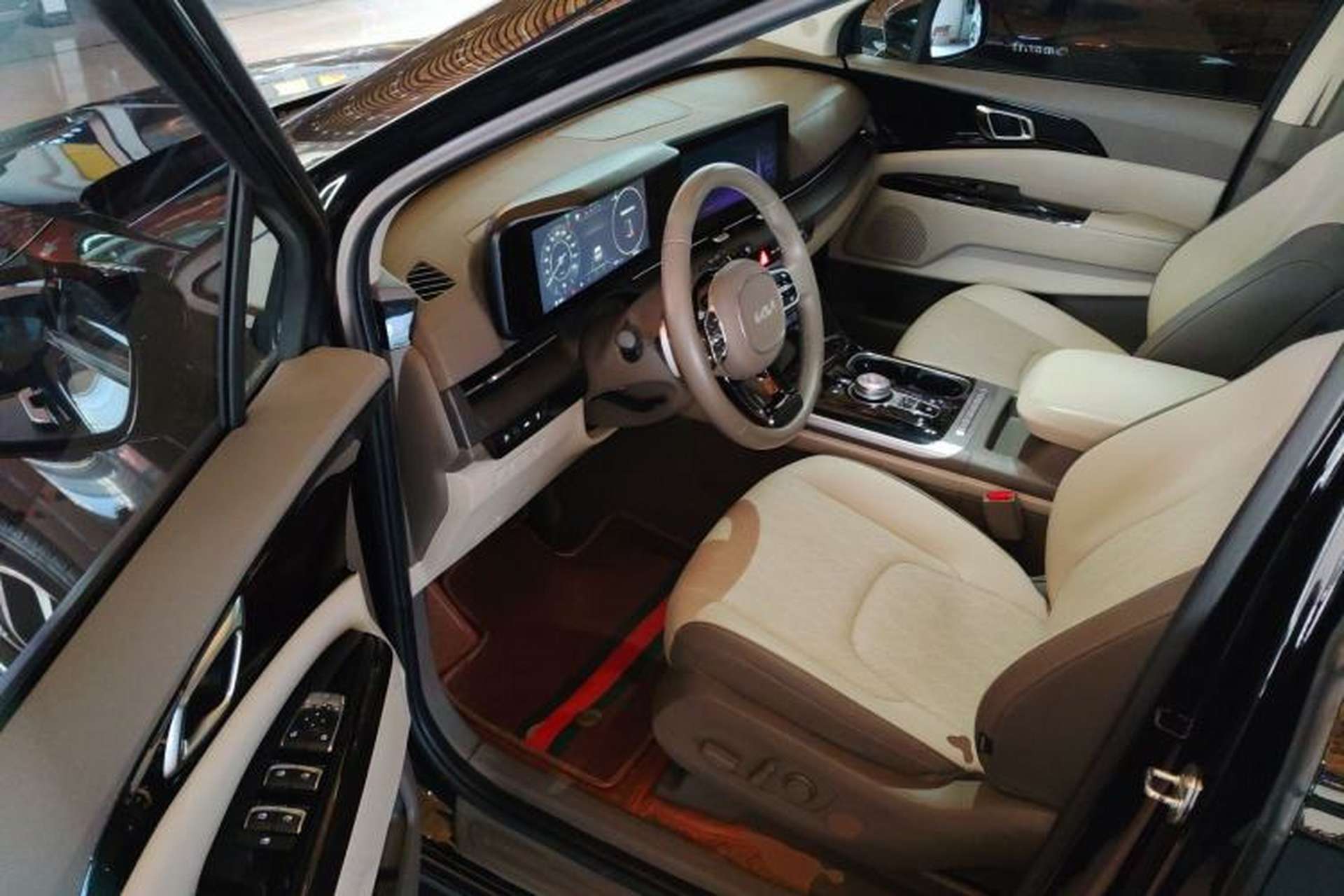 Used Kia Carnival 2021 2.0T Luxury Tech Edition Interior 3