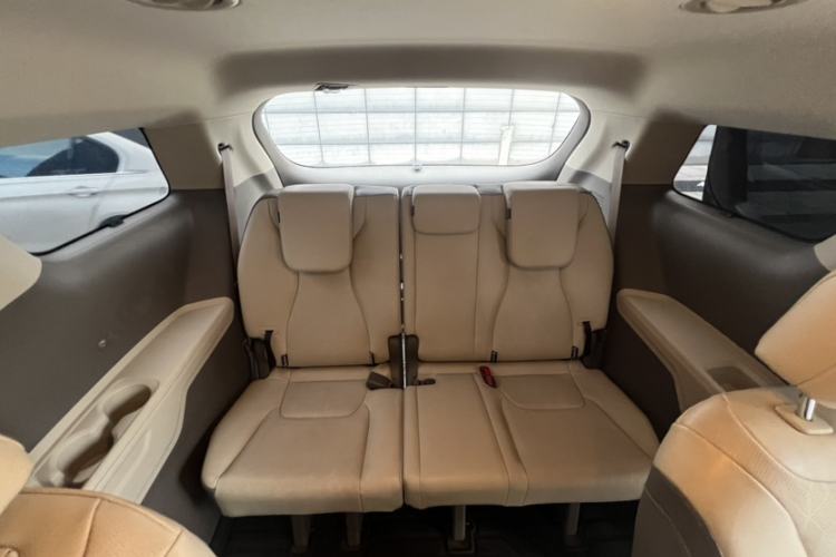 Used Kia Carnival 2021 2.0T Luxury Edition Interior 4
