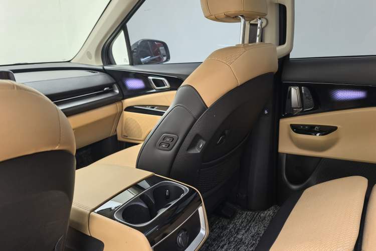 Used Kia Carnival 2021 2.0T Flagship Edition Interior 4