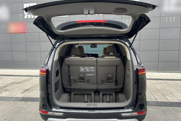 Used Kia Carnival 2021 2.0T Luxury Edition Interior 8