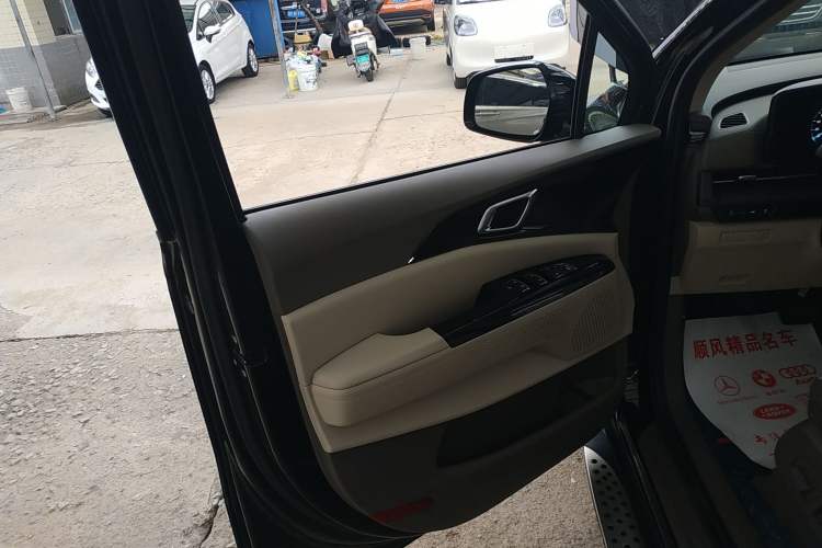 Used Kia Carnival 2021 2.0T Luxury Edition Left Front Door Interior