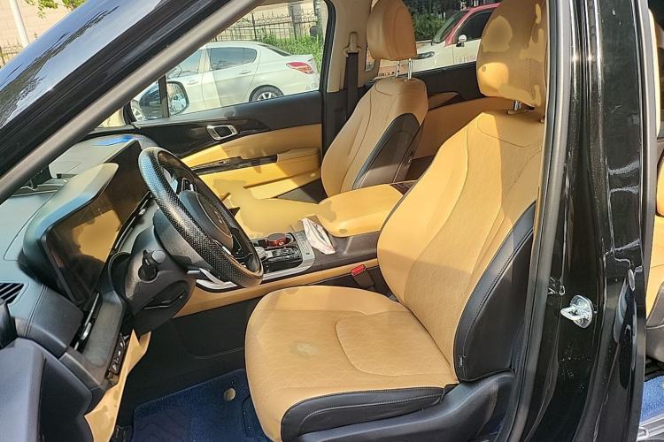 Used Kia Carnival 2021 2.0T Luxury Tech Edition Left Front Seat