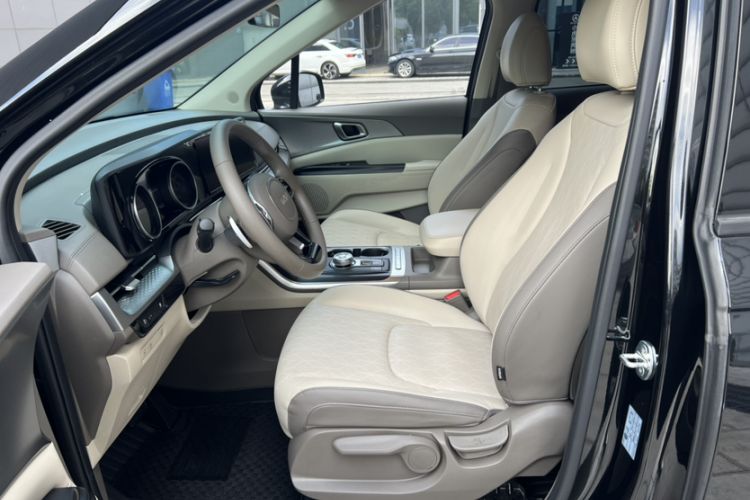 Used Kia Carnival 2021 2.0T Luxury Edition Left Front Seat