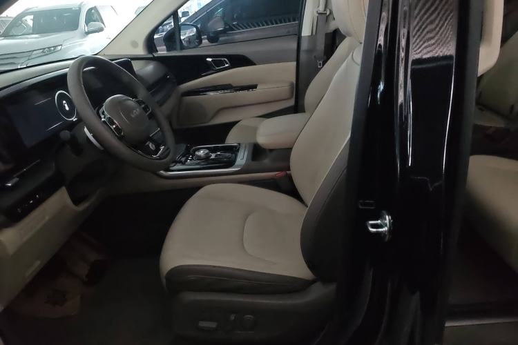 Used Kia Carnival 2021 2.0T Luxury Edition Left Front Seat