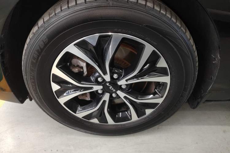 Used Kia Carnival 2021 2.0T Flagship Edition Left Front Wheel Hub