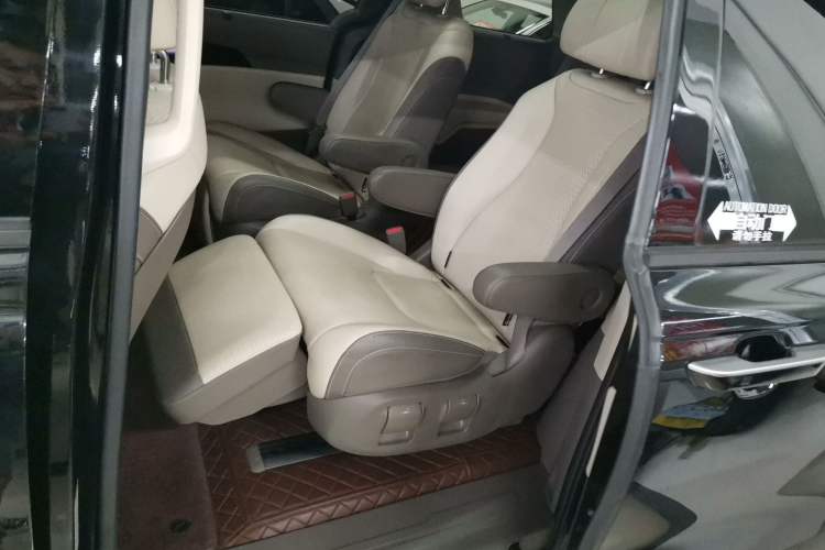 Used Kia Carnival 2021 2.0T Flagship Edition Left Rear Seat