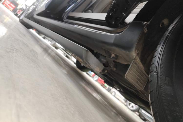 Used Kia Carnival 2021 2.0T Flagship Edition Left Side Sill