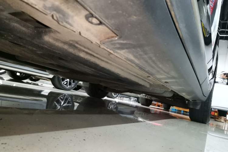 Used Kia Carnival 2021 2.0T Flagship Edition Left Side Sill