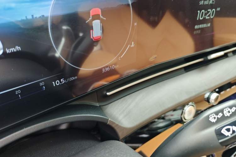 Used Kia Carnival 2021 2.0T Flagship Edition Odometer Close Up