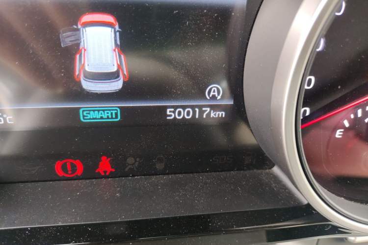 Used Kia Carnival 2021 2.0T Luxury Edition Odometer Close Up