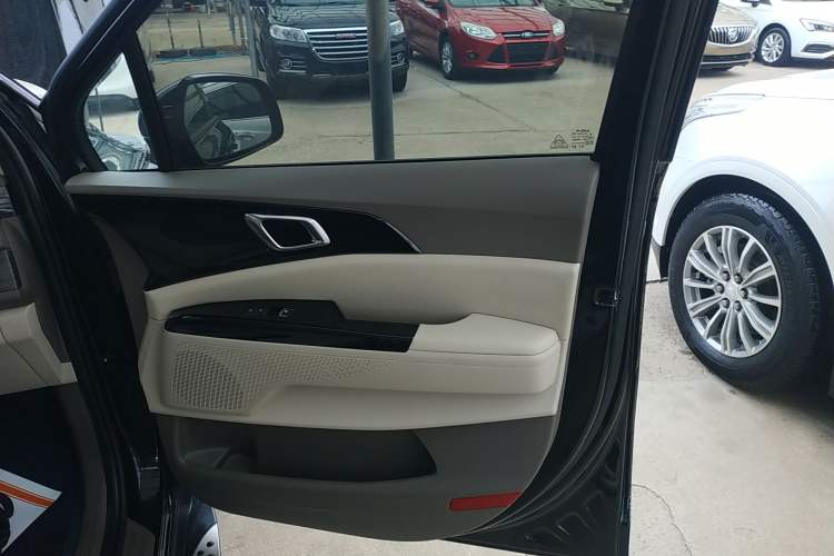 Used Kia Carnival 2021 2.0T Luxury Edition Right Front Door Interior