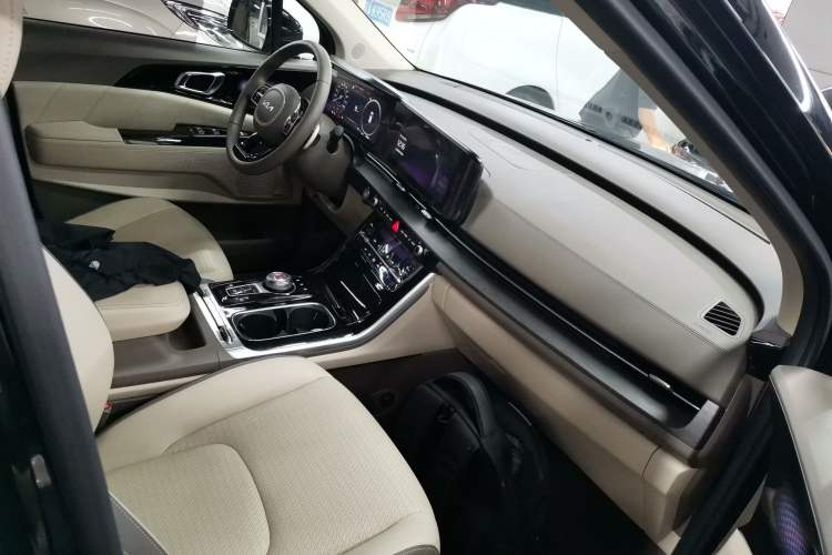 Used Kia Carnival 2021 2.0T Flagship Edition Right Front Seat