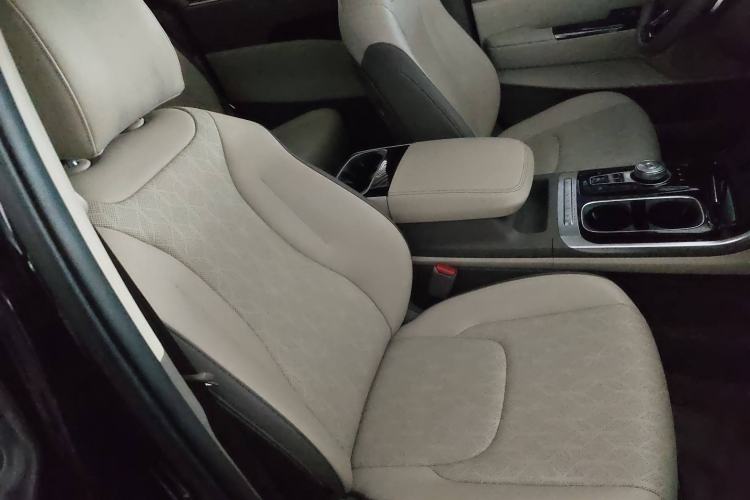 Used Kia Carnival 2021 2.0T Luxury Edition Right Front Seat