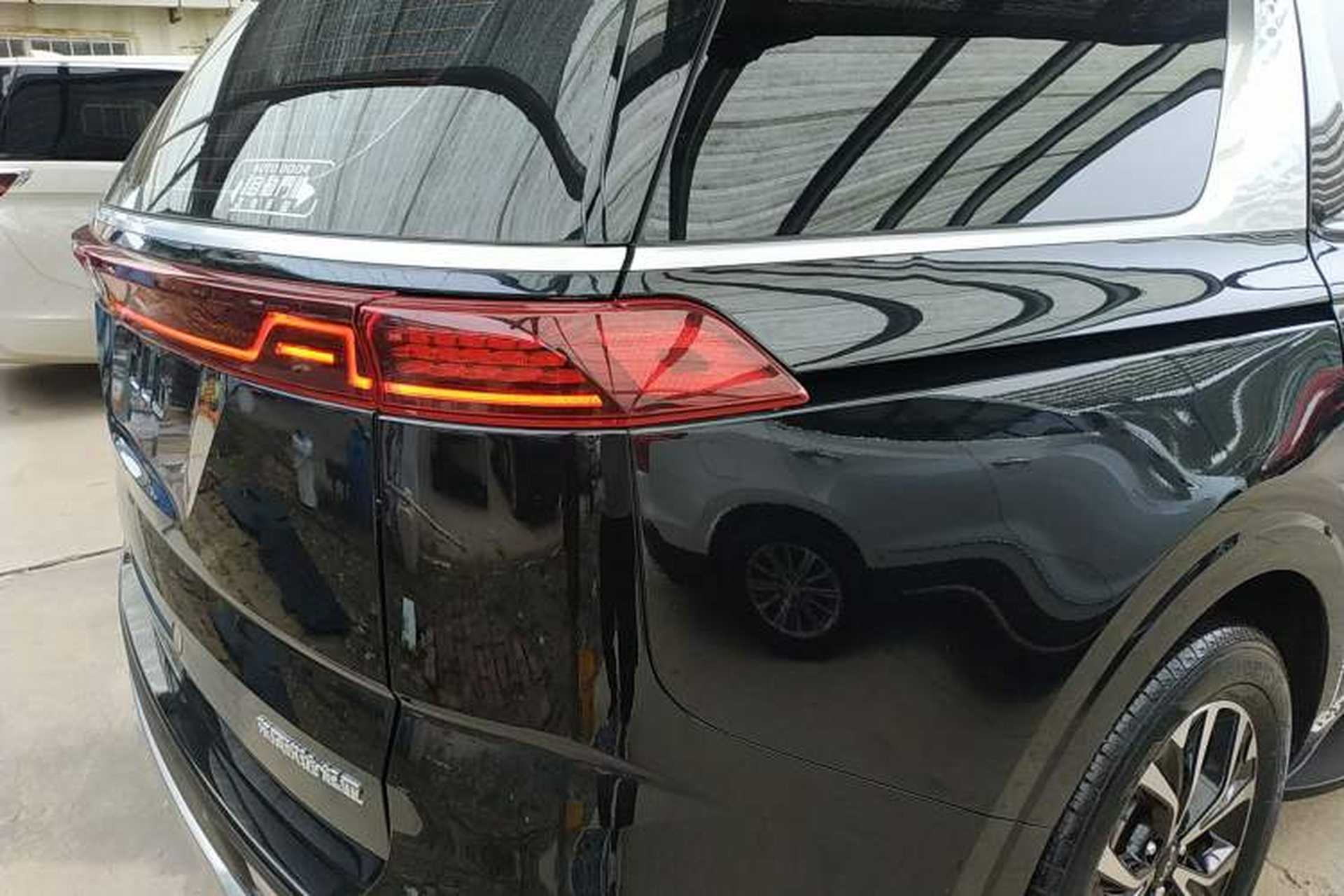 Used Kia Carnival 2021 2.0T Luxury Edition Right Rear Taillight